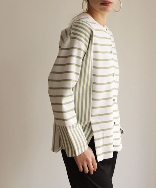 vingtrois（バントロア）の「【vingtrois】カットソーライクダンボールニットワイドボーダー切り替えカーディガン（カーディガン/ボレロ・レディース・ブラック/オフホワイト/ブルー/ミント・M）」の3枚目の写真