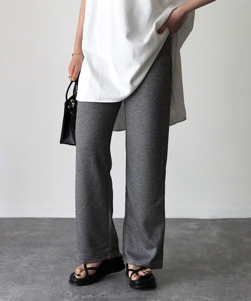 Riberry（リベリー）の「幾何学柄カットジャガードパンツ（スウェットパンツ・レディース・ブラック/グリーン/オレンジ・MEDIUM）」の2枚目の写真