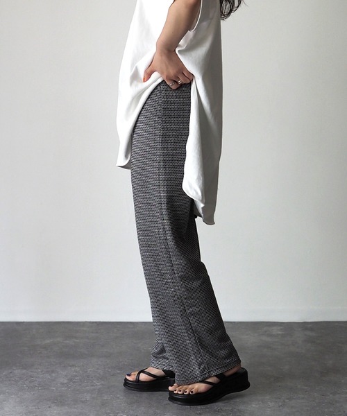 Riberry（リベリー）の「幾何学柄カットジャガードパンツ（スウェットパンツ・レディース・ブラック/グリーン/オレンジ・MEDIUM）」の9枚目の写真