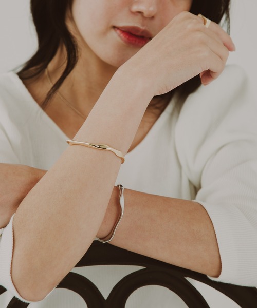 COLOR TOKYO ACCESSORIES（カラートウキョウアクセサリー）の「ハンドメイド風メタルバングル（バングル/リストバンド・レディース・シルバー/ゴールド・FREE）」の12枚目の写真