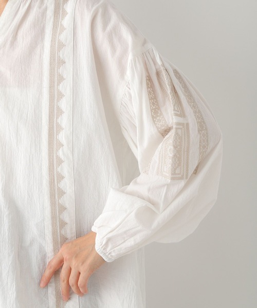 LEPSIM（レプシィム）の「刺繍ギャザーブラウス 271318（シャツ