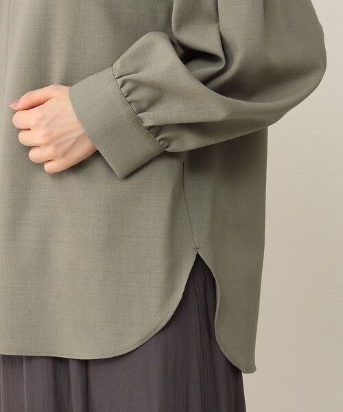 UNTITLED（アンタイトル）の「◆【SETUP】ドライタッチ キーネックブラウス＜洗える／通勤＞（シャツ/ブラウス・レディース・チャコール/ブルー/ベージュ系9/カーキ系3・44/48/00/02/04）」の14枚目の写真