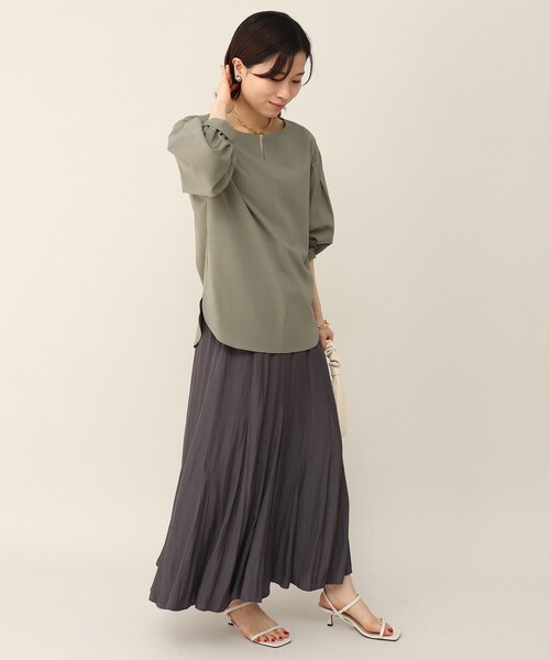 UNTITLED（アンタイトル）の「◆【SETUP】ドライタッチ キーネックブラウス＜洗える／通勤＞（シャツ/ブラウス・レディース・チャコール/ブルー/ベージュ系9/カーキ系3・44/48/00/02/04）」の15枚目の写真