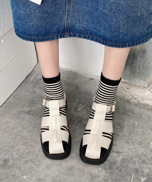 Shoes in Closet（シューズインクローゼット）の「厚底プラットフォーム スクエアトゥ グルカサンダル 8449（サンダル・レディース・ホワイト/ブラック・4L/3L/LL/L/M/S/XS）」の13枚目の写真