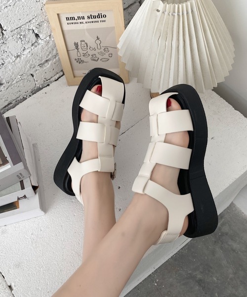 Shoes in Closet（シューズインクローゼット）の「厚底プラットフォーム スクエアトゥ グルカサンダル 8449（サンダル・レディース・ホワイト/ブラック・4L/3L/LL/L/M/S/XS）」の15枚目の写真