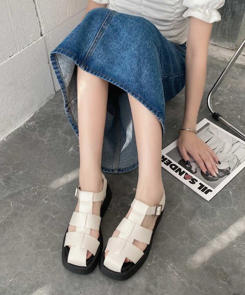 Shoes in Closet（シューズインクローゼット）の「厚底プラットフォーム スクエアトゥ グルカサンダル 8449（サンダル・レディース・ホワイト/ブラック・4L/3L/LL/L/M/S/XS）」の21枚目の写真