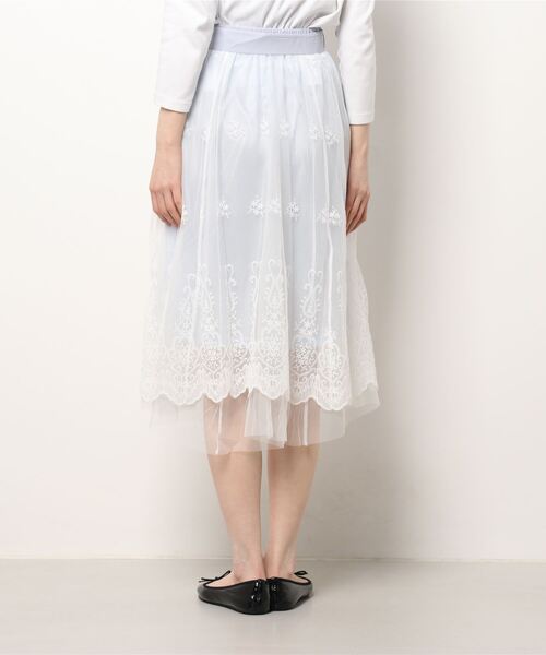axes femme POETIQUE（アクシーズファムポエティック）の「スカラップ刺繍レースＳＫ（スカート・レディース・ブラック/キナリ/サックスブルー・MEDIUM）」の5枚目の写真