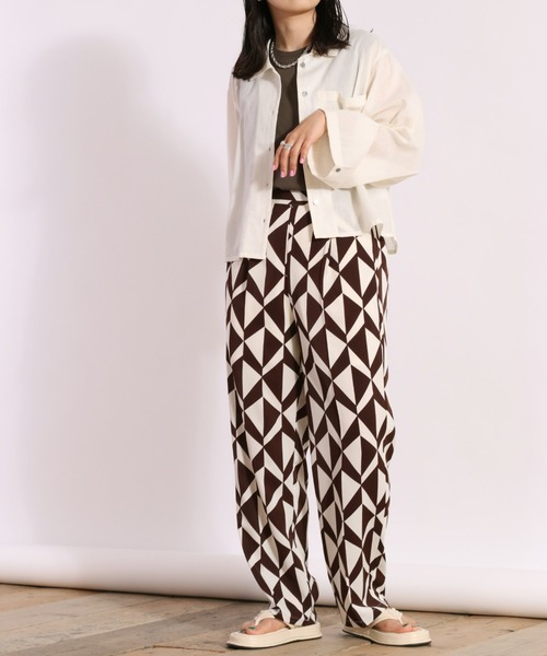 cepo（セポ）の「キカガク柄タックイージーパンツ（その他パンツ・レディース・ネイビー/ブラウン・M）」の8枚目の写真