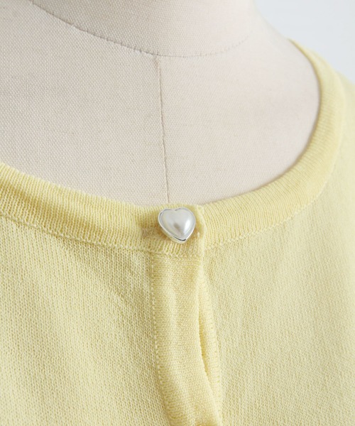 tocco closet（トッコ　クローゼット）の「ハートパール釦ＵＶ加工ラウンドネックカーディガン（カーディガン/ボレロ・レディース・ブラック/オフホワイト/レモンイエロー・M）」の15枚目の写真