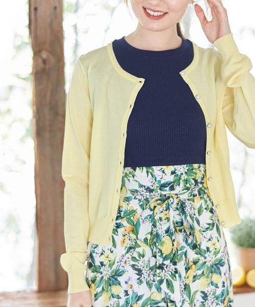 tocco closet（トッコ　クローゼット）の「ハートパール釦ＵＶ加工ラウンドネックカーディガン（カーディガン/ボレロ・レディース・ブラック/オフホワイト/レモンイエロー・M）」の11枚目の写真