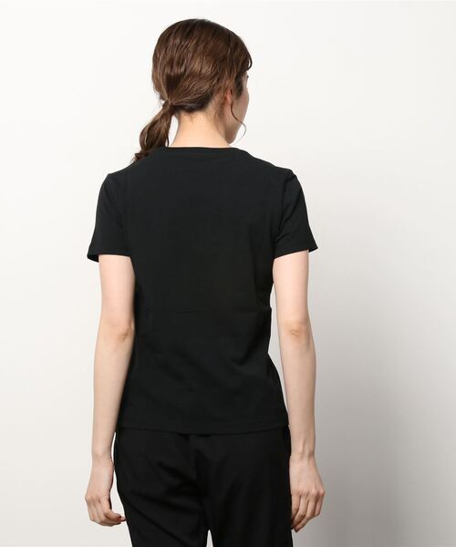 Guess（ゲス）の「Triangle Logo Tee（Tシャツ/カットソー・レディース・ホワイト/ブラック・SMALL/X-SMALL）」の4枚目の写真