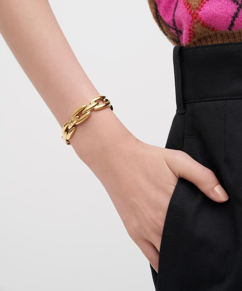 CHARLES & KEITH(チャールズ & キース)の「チェーンリンク カフブレスレット / Chain-Link Cuff Bracelet(ブレスレット・レディース・ゴールド系その他/ゴールド・FREE)」の3枚目の写真