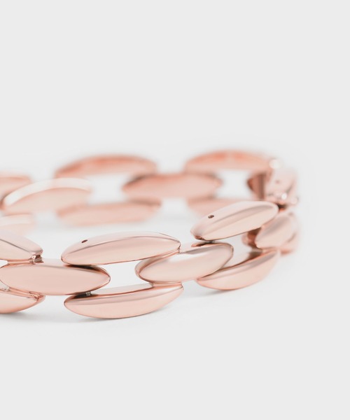 CHARLES & KEITH(チャールズ & キース)の「チェーンリンク カフブレスレット / Chain-Link Cuff Bracelet(ブレスレット・レディース・ゴールド系その他/ゴールド・FREE)」の8枚目の写真