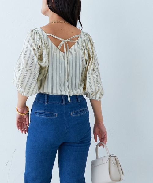 natural couture（ナチュラルクチュール）の「2022AWアイテム/WEB限定カラー有り/ランタンスリーブ2WAYブラウス（シャツ/ブラウス・レディース・オフホワイト/グリーン/モカ/その他1/その他2/ブラック・FREE）」の5枚目の写真