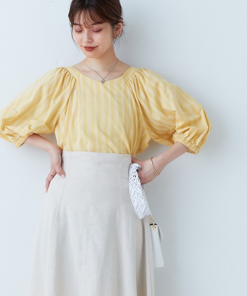natural couture（ナチュラルクチュール）の「2022AWアイテム/WEB限定カラー有り/ランタンスリーブ2WAYブラウス（シャツ/ブラウス・レディース・オフホワイト/グリーン/モカ/その他1/その他2/ブラック・FREE）」の6枚目の写真