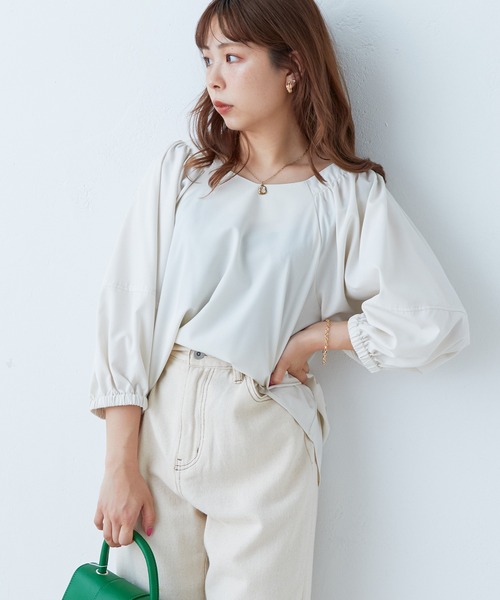 natural couture（ナチュラルクチュール）の「2022AWアイテム/WEB限定カラー有り/ランタンスリーブ2WAYブラウス（シャツ/ブラウス・レディース・オフホワイト/グリーン/モカ/その他1/その他2/ブラック・FREE）」の2枚目の写真