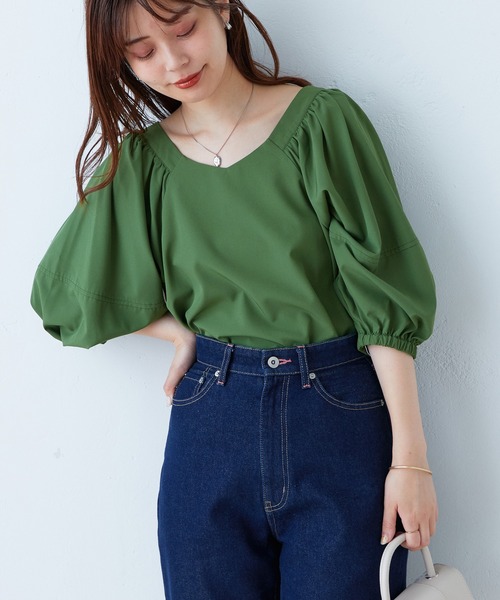 natural couture（ナチュラルクチュール）の「2022AWアイテム/WEB限定カラー有り/ランタンスリーブ2WAYブラウス（シャツ/ブラウス・レディース・オフホワイト/グリーン/モカ/その他1/その他2/ブラック・FREE）」の9枚目の写真