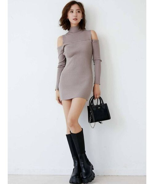 GYDA（ジェイダ）の「ショルダーオープン ビスチェデザインニットタイトワンピース（ワンピース・レディース・ブラック/ベージュ/カーキ・FREE）」の12枚目の写真