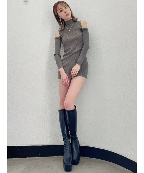 GYDA（ジェイダ）の「ショルダーオープン ビスチェデザインニットタイトワンピース（ワンピース・レディース・ブラック/ベージュ/カーキ・FREE）」の20枚目の写真