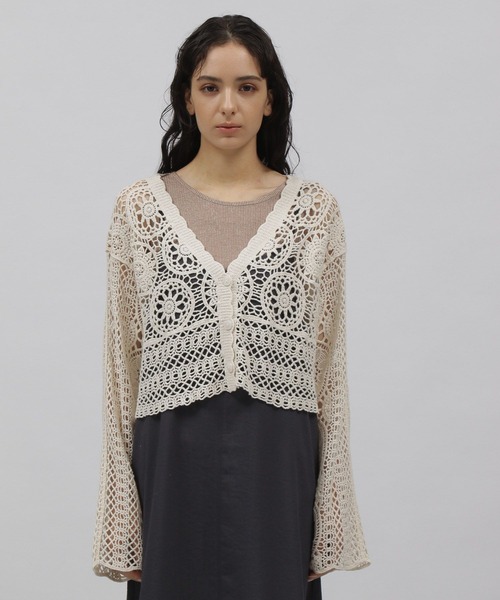 LAKOLE（ラコレ）の「モチーフレースショートカーディガン / 126939（カーディガン/ボレロ・レディース・ブラック/ナチュラル・SMALL/MEDIUM）」の8枚目の写真