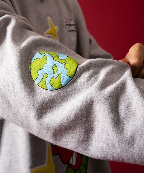 BAIT(ベイト)の「BAIT (INC) MARVIN THE MARTIAN STARS CRW 226-MTM-CRW-001(スウェット・メンズ・グレー・LARGE/MEDIUM/X-LARGE/XX-LARGE)」の4枚目の写真
