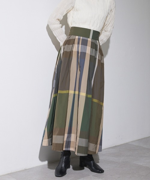 ADIRA（アディラ）の「メモリータフタチェックロングスカート（スカート・レディース・オレンジ/グリーン・MEDIUM）」の2枚目の写真