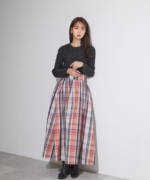 ADIRA（アディラ）の「メモリータフタチェックロングスカート（スカート・レディース・オレンジ/グリーン・MEDIUM）」の3枚目の写真