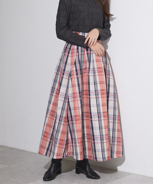ADIRA（アディラ）の「メモリータフタチェックロングスカート（スカート・レディース・オレンジ/グリーン・MEDIUM）」の15枚目の写真