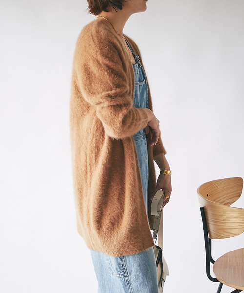 RIVE DROITE(リヴドロワ)の「思わず触れたくなる、柔らかな質感/ファーヤーンロングカーデ(カーディガン/ボレロ・レディース・バイオレット/キャメル・FREE)」の22枚目の写真