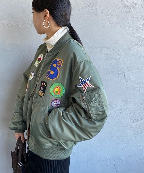 JEANS FACTORY Clothes（ジーンズファクトリークローズ）の「[Jeans Factory Clothes/ジーンズファクトリークローズ] ビッグシルエット ワッペンデザインMA-1（MA-1・レディース・セージグリーン・S/M/L/XL）」の21枚目の写真