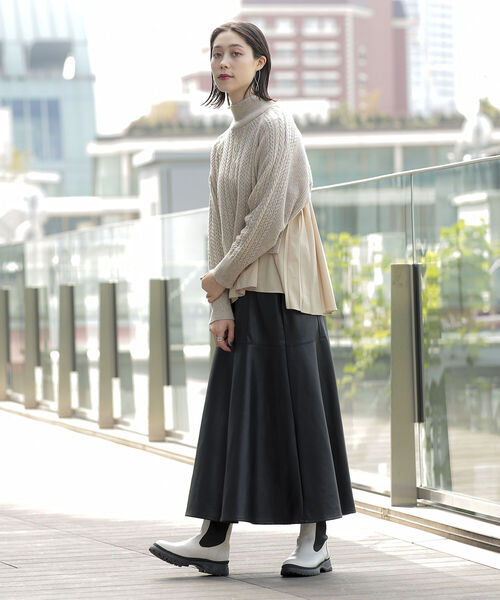 Ray BEAMS（レイビームス）の「Ray BEAMS / フェイクレザー フレア スカート（スカート・レディース・ブラック/ブラウン系その他3・1/0）」の4枚目の写真