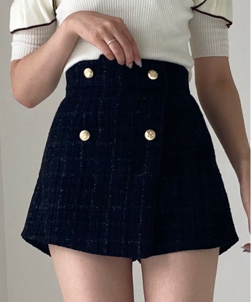 titty＆Co. PETIT by poyo（ティティーアンドコープティバイポヨ）の「【titty&Co.PETIT by poyo】ダブルボタンツイードショーパン（その他パンツ・レディース・ブラック・SMALL/MEDIUM）」の2枚目の写真