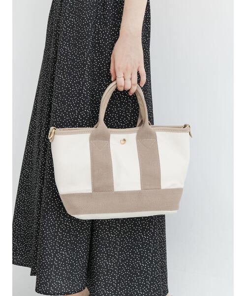 Samansa Mos2 blue(サマンサモスモスブルー)の「合皮ヨコナガ2WAYトート(ハンドバッグ・レディース・ブラック/グレー/キナリ・フリ-)」の8枚目の写真