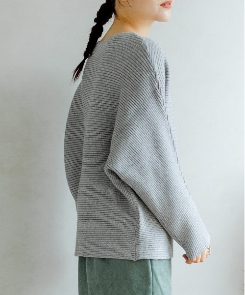 TRIANGLE PALETTE（トライアングルパレット）の「ボートネック ドルマン リブニットプルオーバー（ニット/セーター・レディース・ブラック/ベージュ/グリーン/アイボリー/グレー/ダークグレー/ワインレッド/ブラウン/ホワイト/ブルー/ライトグリーン系/ライトブルー/レッド・FREE）」の5枚目の写真