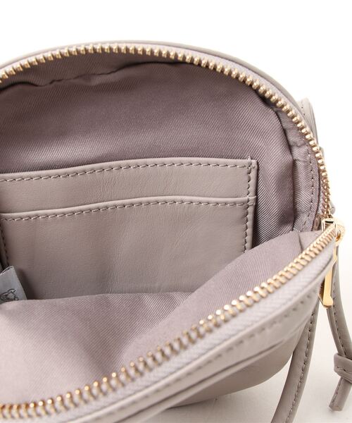 Samantha Thavasa Petit Choice(サマンサタバサ プチチョイス)の「ゴールドコインモチーフ ミニショルダーバッグ(ハンドバッグ・レディース・ブラック/グレイッシュベージュ/ネイビー/レッド・FREE)」の6枚目の写真