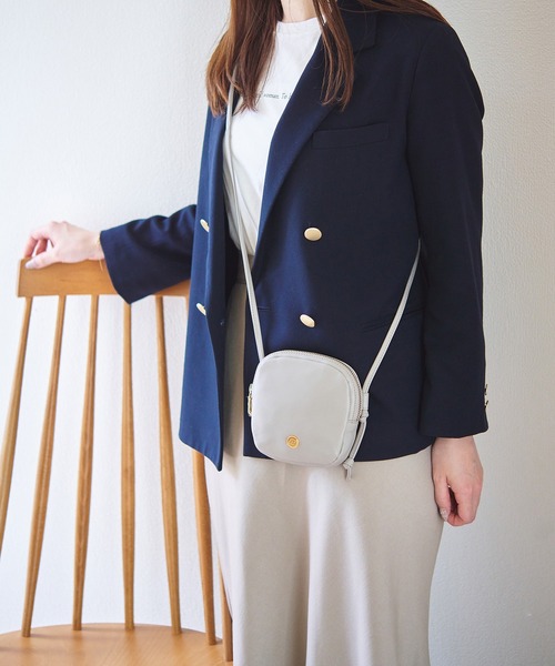 Samantha Thavasa Petit Choice(サマンサタバサ プチチョイス)の「ゴールドコインモチーフ ミニショルダーバッグ(ハンドバッグ・レディース・ブラック/グレイッシュベージュ/ネイビー/レッド・FREE)」の2枚目の写真