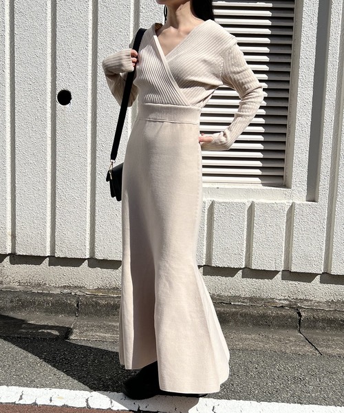 Jewelobe(ジュエローブ)の「カシュクールロングマーメイドニットワンピース(ワンピース・レディース・パープル/ブラック/アイボリー・FREE)」の14枚目の写真