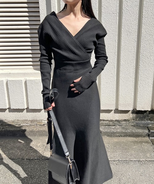 Jewelobe(ジュエローブ)の「カシュクールロングマーメイドニットワンピース(ワンピース・レディース・パープル/ブラック/アイボリー・FREE)」の17枚目の写真