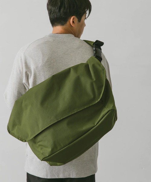 SML(エスエムエル)の「『別注』SML×DOORS メッセンジャーバッグ(メッセンジャーバッグ・メンズ・ブラック/カーキ・-)」の4枚目の写真