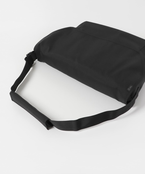 SML(エスエムエル)の「『別注』SML×DOORS メッセンジャーバッグ(メッセンジャーバッグ・メンズ・ブラック/カーキ・-)」の9枚目の写真