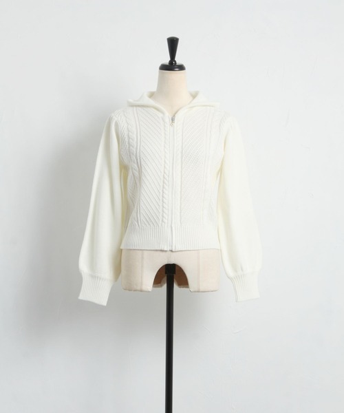 tocco closet（トッコ　クローゼット）の「パールファスナーケーブル編みニットパーカー（パーカー・レディース・モカ/ピンクベージュ/オフホワイト・M）」の19枚目の写真