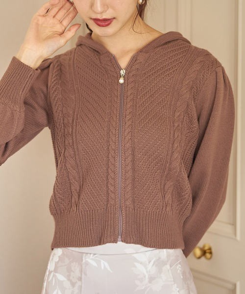 tocco closet（トッコ　クローゼット）の「パールファスナーケーブル編みニットパーカー（パーカー・レディース・モカ/ピンクベージュ/オフホワイト・M）」の10枚目の写真