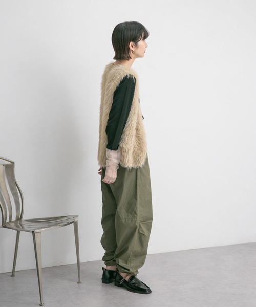 KBF（ケイビーエフ）の「ファーニットベスト（ベスト・レディース・ベージュ/グレー・ONE）」の8枚目の写真