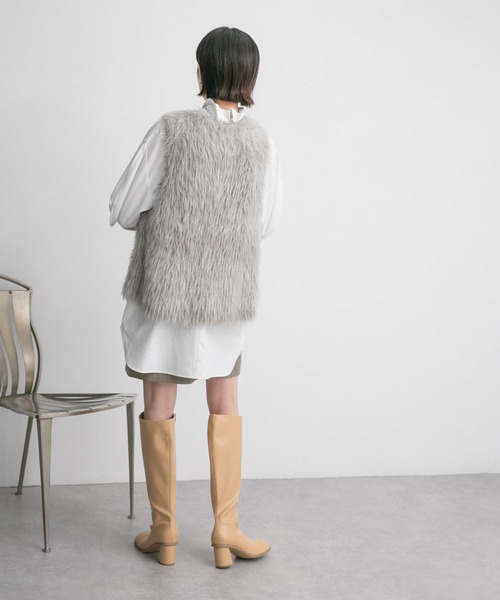 KBF（ケイビーエフ）の「ファーニットベスト（ベスト・レディース・ベージュ/グレー・ONE）」の17枚目の写真