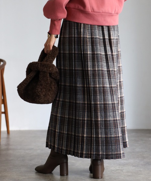 EASEBLUE(イーズブルー)の「大人チェックプリーツスカート(スカート・レディース・ネイビー/ブラウン・FREE)」の8枚目の写真