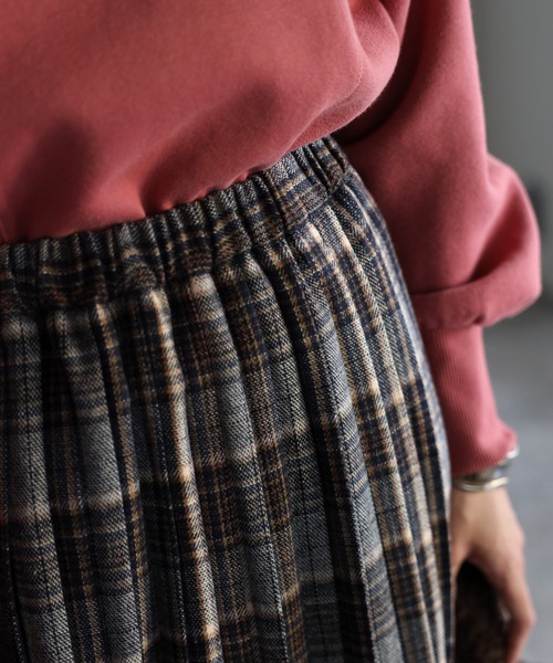 EASEBLUE(イーズブルー)の「大人チェックプリーツスカート(スカート・レディース・ネイビー/ブラウン・FREE)」の14枚目の写真