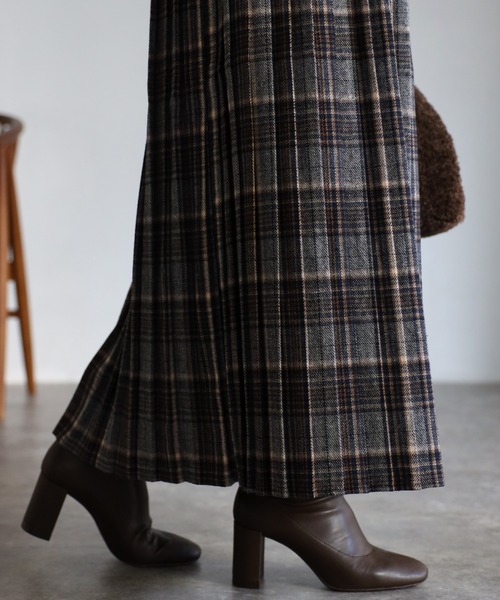 EASEBLUE(イーズブルー)の「大人チェックプリーツスカート(スカート・レディース・ネイビー/ブラウン・FREE)」の16枚目の写真