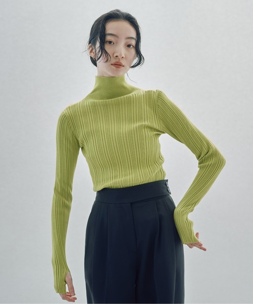 INSIIS(インシス)の「ランダムリブハイネックニット(ニット/セーター・レディース・ブラック/ブルー/グリーン・フリー)」の2枚目の写真