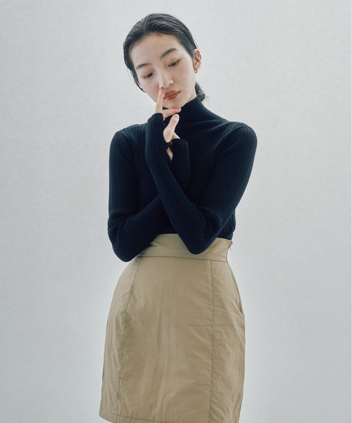 INSIIS(インシス)の「ランダムリブハイネックニット(ニット/セーター・レディース・ブラック/ブルー/グリーン・フリー)」の1枚目の写真