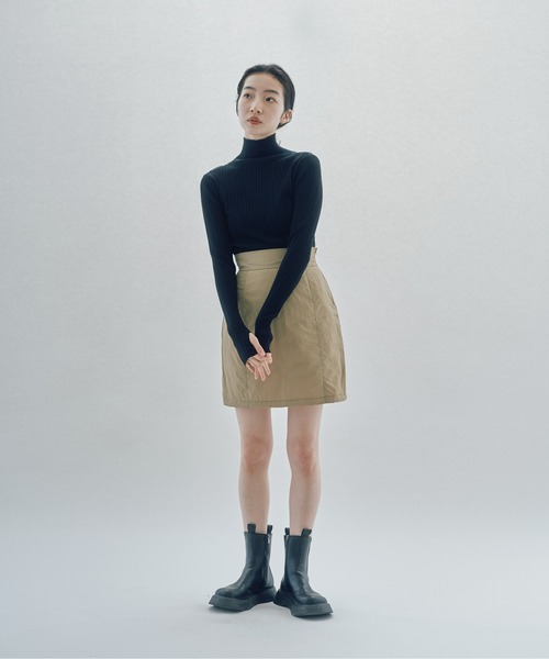 INSIIS(インシス)の「ランダムリブハイネックニット(ニット/セーター・レディース・ブラック/ブルー/グリーン・フリー)」の11枚目の写真